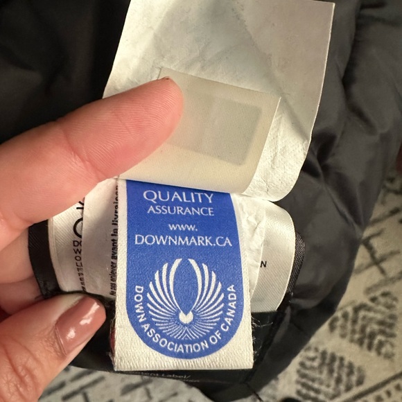 Canada Goose Kensington Jacket - Lightly used, no wear and tear! - Picture 13 of 16